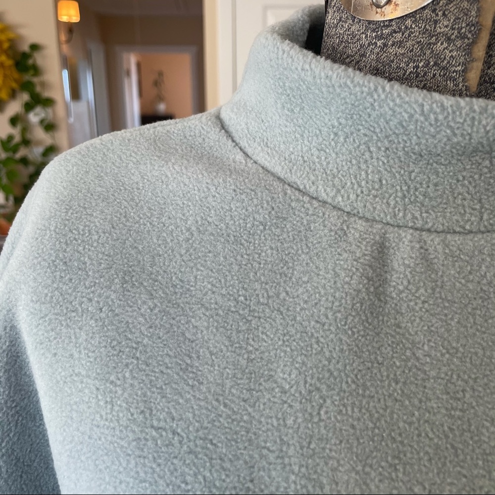Add in item only : tried sage, blue crop top, high neck sweater - Picture 5 of 10